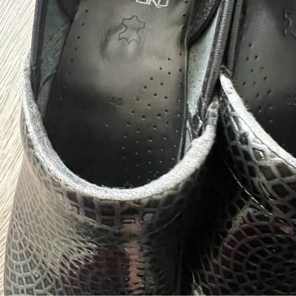 Dansko Women’s Professional Clogs Size 9.5 -10 , 40. Black and Silver Print. - Picture 4 of 7